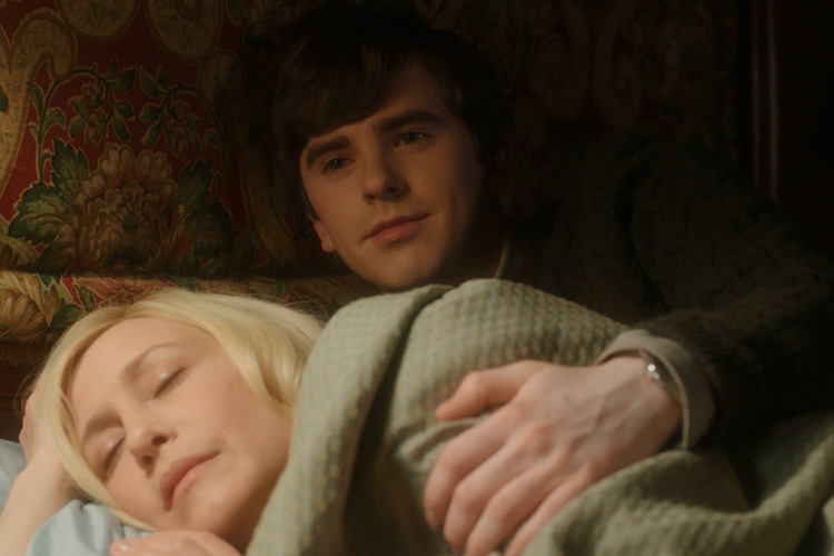 Norman et Norma dans Bates Motel