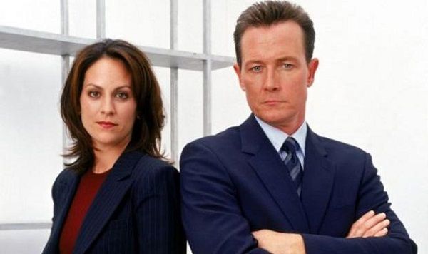 Annabeth Gish et Robert Patrick