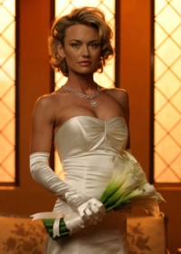 Kelly Carlson