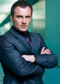 Julian McMahon